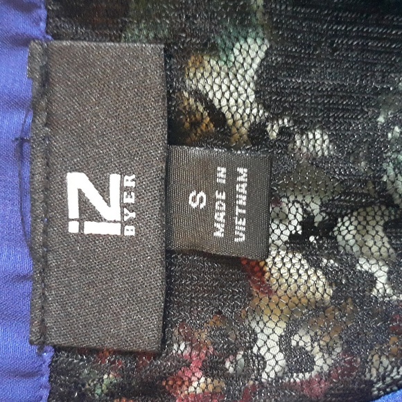 Iz Byer Ruffled Top - Picture 3 of 3